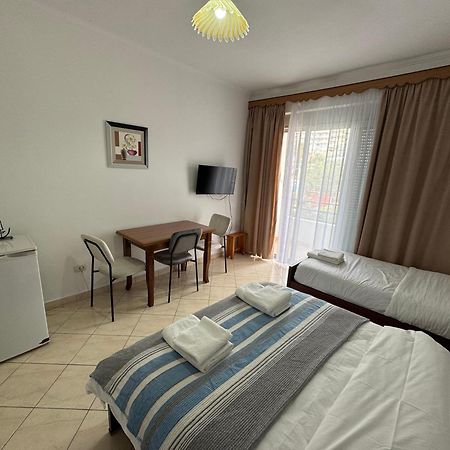 Comfort Apartments Promenade Sarande Bagian luar foto