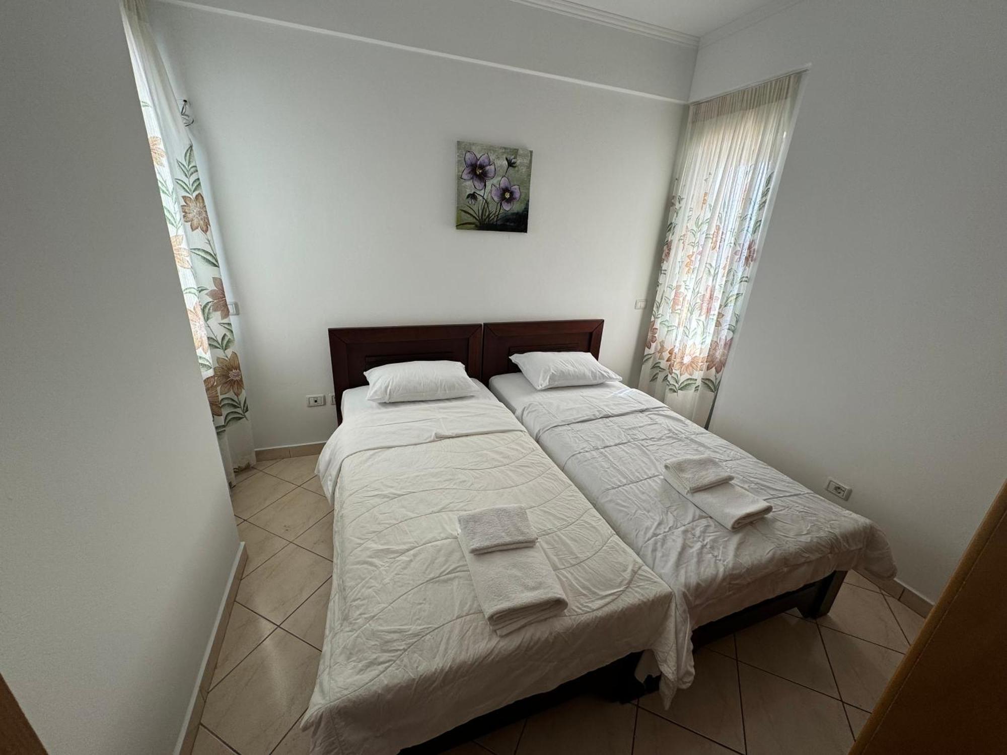 Comfort Apartments Promenade Sarande Bagian luar foto