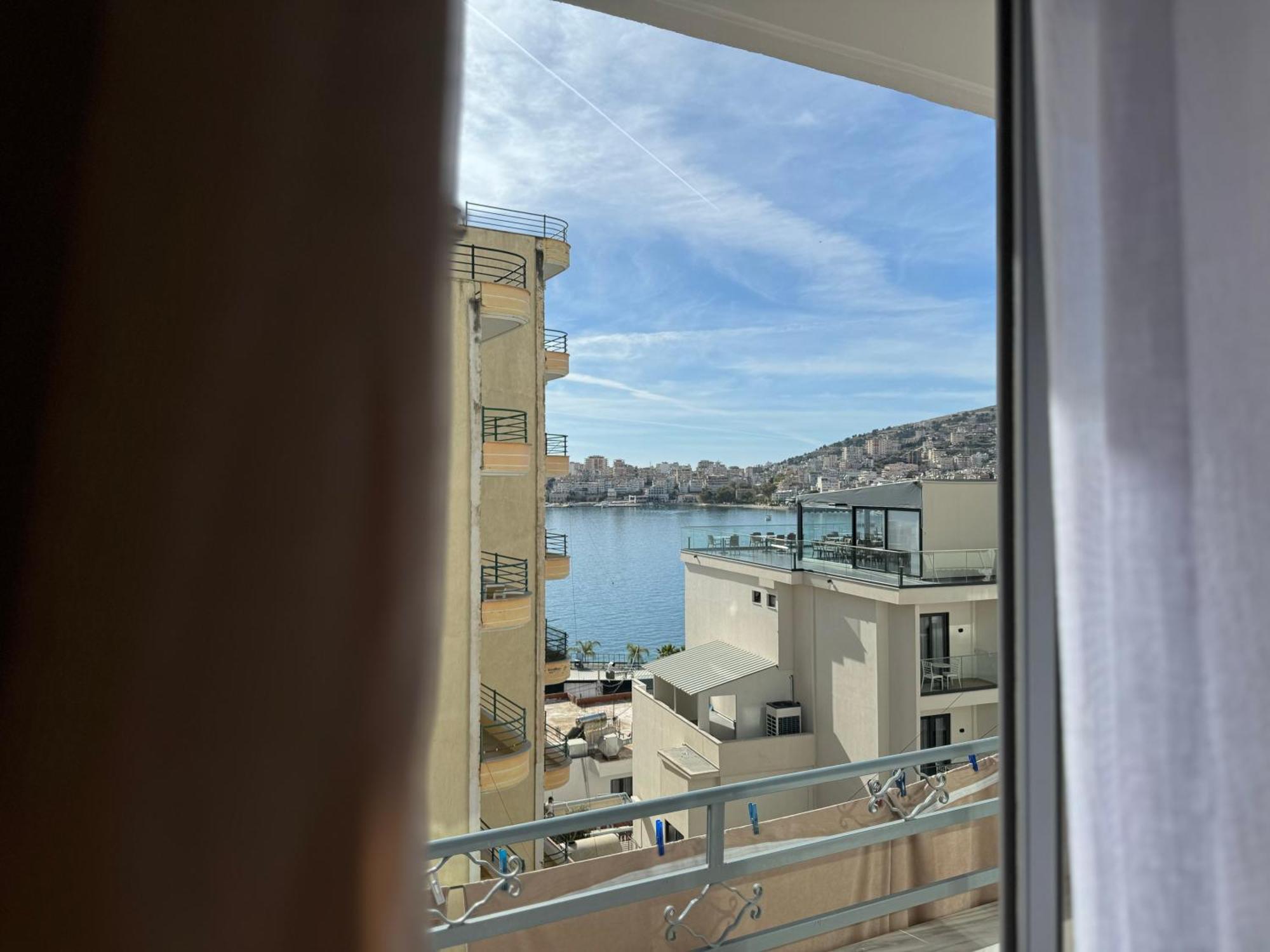 Comfort Apartments Promenade Sarande Bagian luar foto