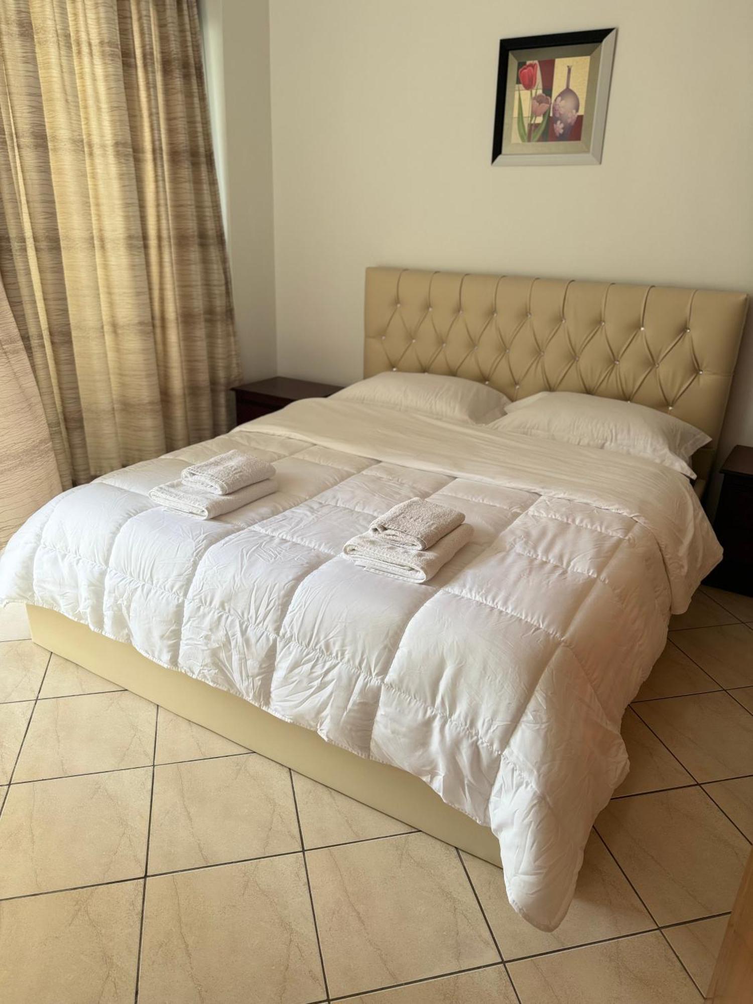 Comfort Apartments Promenade Sarande Bagian luar foto