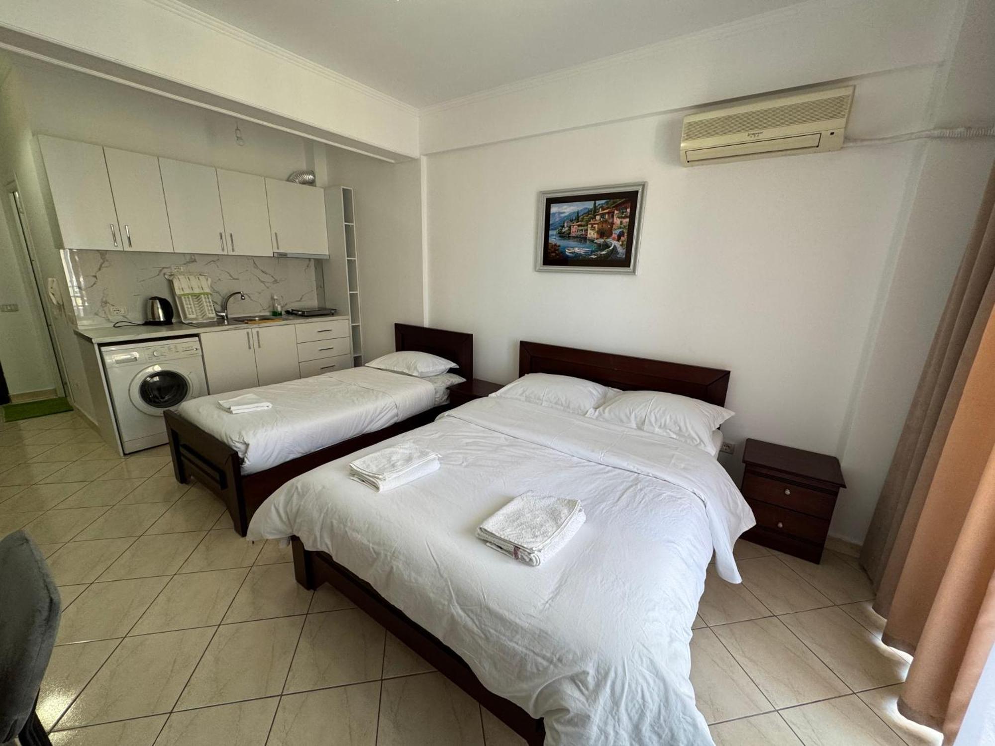 Comfort Apartments Promenade Sarande Bagian luar foto
