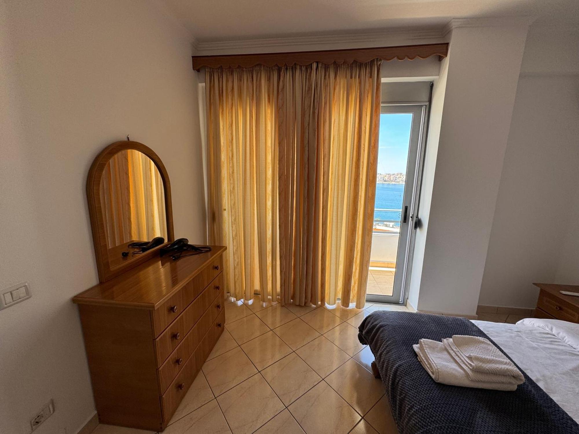 Comfort Apartments Promenade Sarande Bagian luar foto