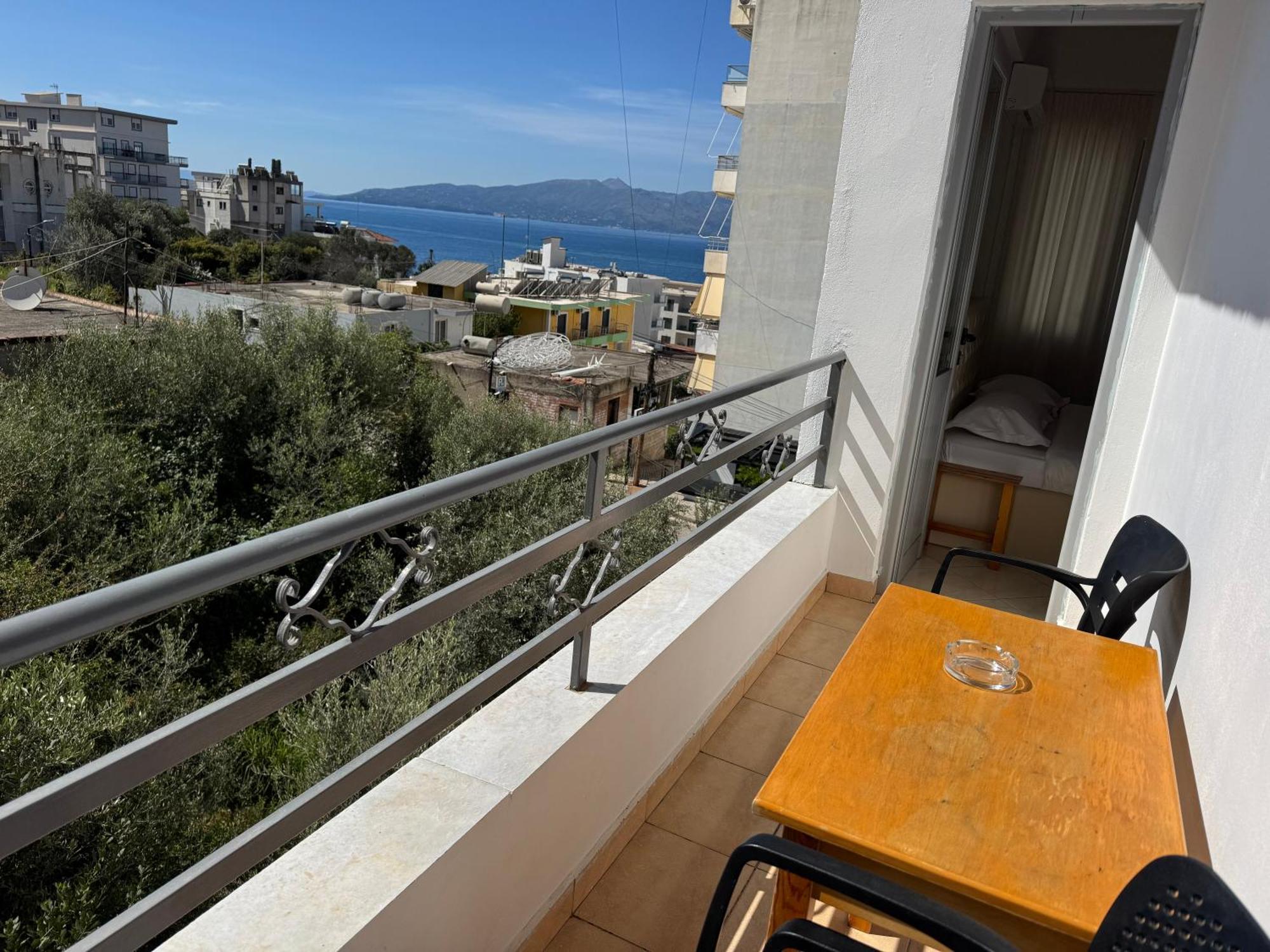 Comfort Apartments Promenade Sarande Bagian luar foto