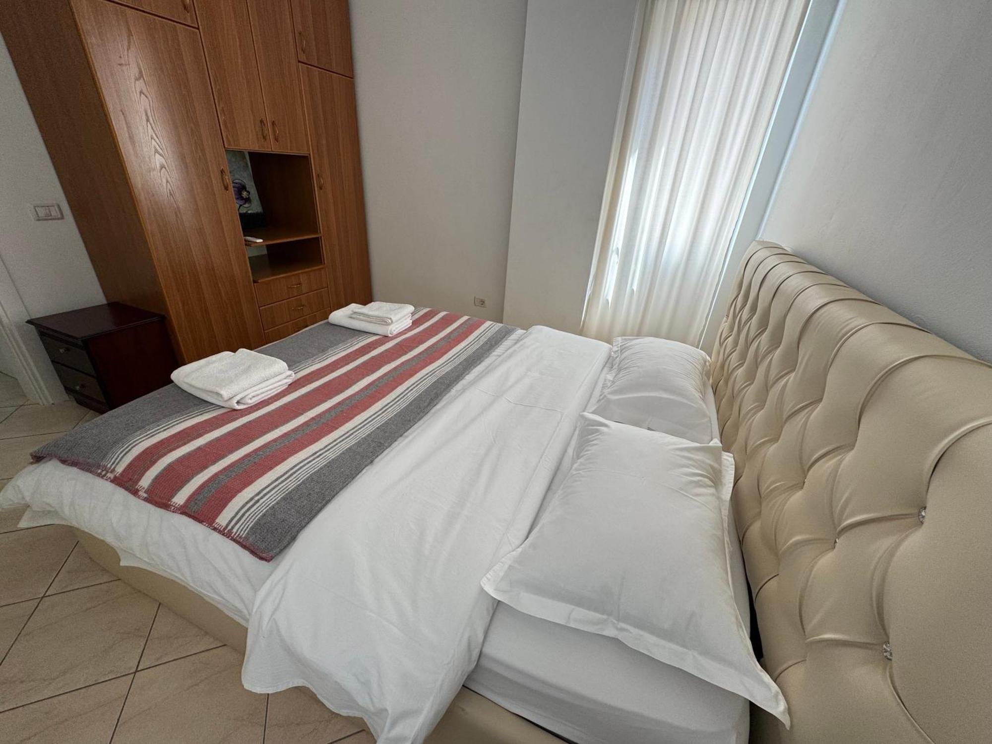 Comfort Apartments Promenade Sarande Bagian luar foto